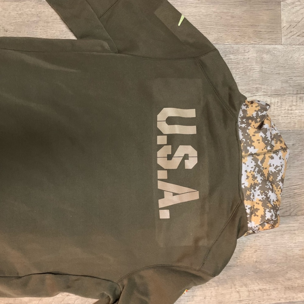 ✨sold✨Nike Steelers Salute to Service Fleece Hoodie - Picture 2 of 5